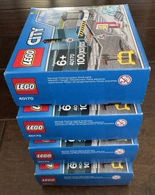 4 LEGO CITY: Build My City Accessory Set 40170