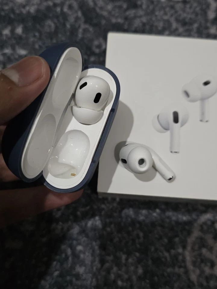 Apple - Image 2 of 3