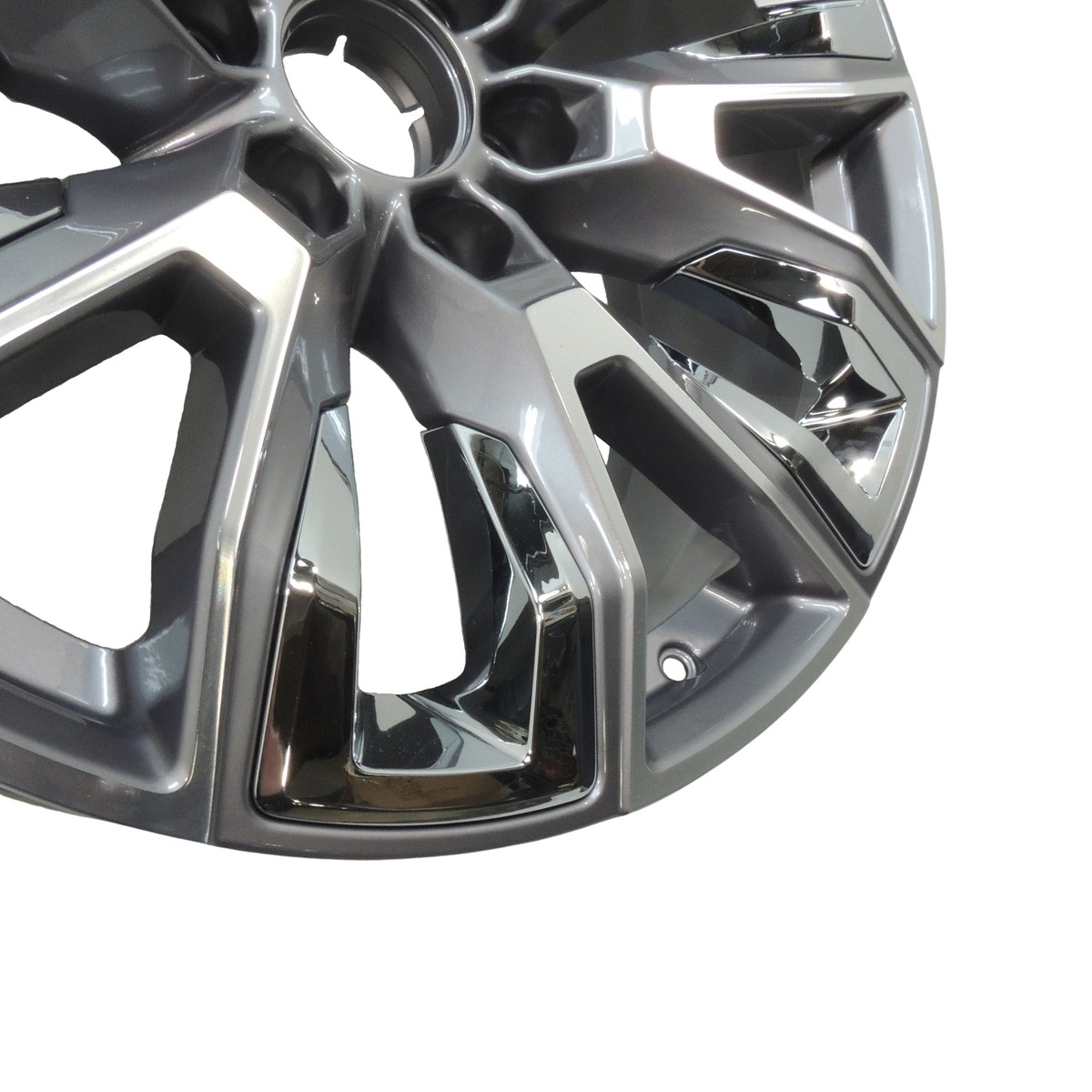 22x9 Painted Aluminum Wheel With Chrome Inserts OEM GM Sierra  