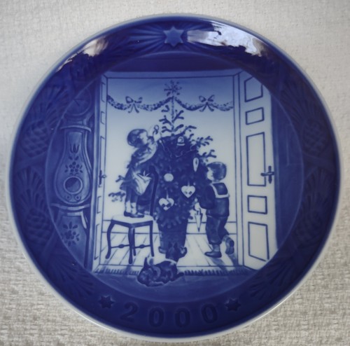 Royal Copenhagen ~ 7" Blue and White CHRISTMAS PLATES ~ 1993, 1999, and/or 2000 - Picture 8 of 10