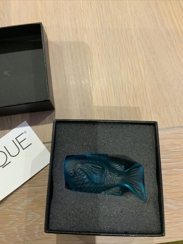 Lalique Kristall Fisch Skulptur: Damsel Demoiselle Türkis Brandneu Verpackt - Bild 8 von 9