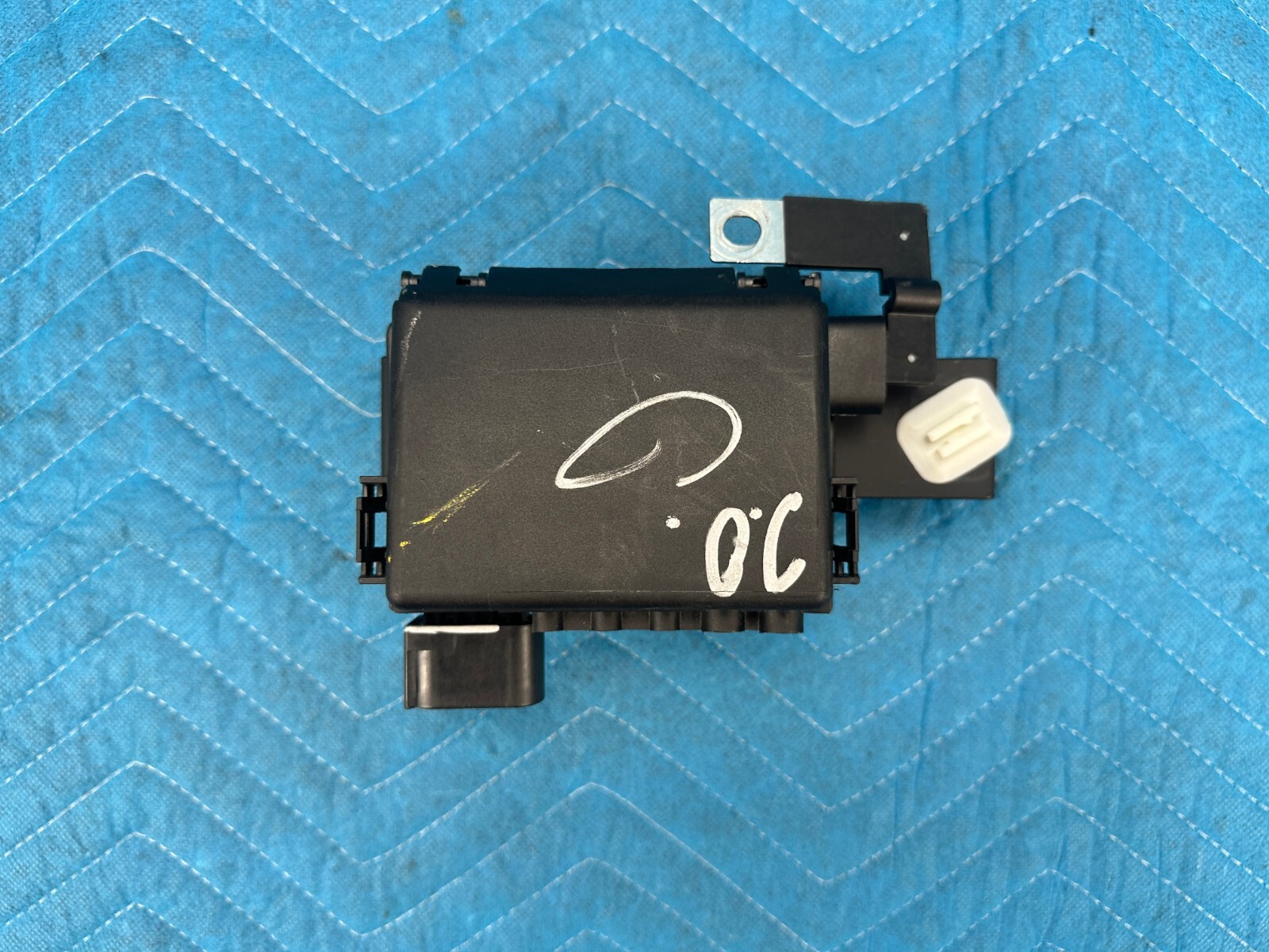 Bentley Flying Spur Small Battery Fuse Box & Charge Control 29k 2006-2012 OEM