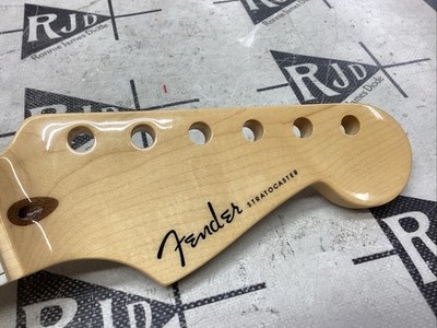 2021 Fender USA American Deluxe Stratocaster Electric Guitar Maple