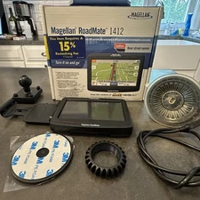 Magellan RoadMate 1200 T Car Portable GPS Navigator System USA MAPS Traffic