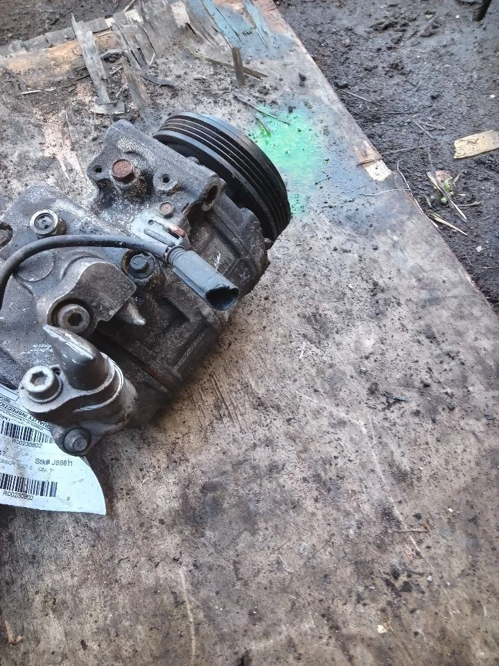 AC Compressor Fits 03-08 BMW 760i 230802 - Image 2 of 4