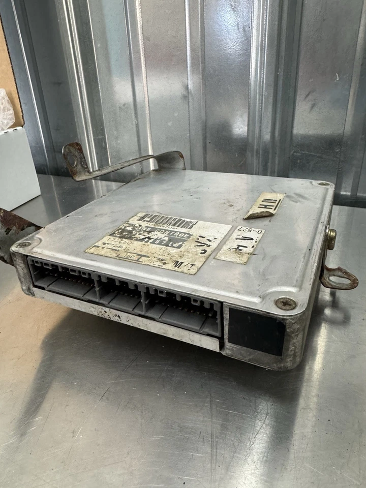 1992 Toyota 4Runner 3.0 3VZ V6 M/T 4X4 ENGINE COMPUTER 89661-35710 ECU ECM PCM - Image 3 of 4