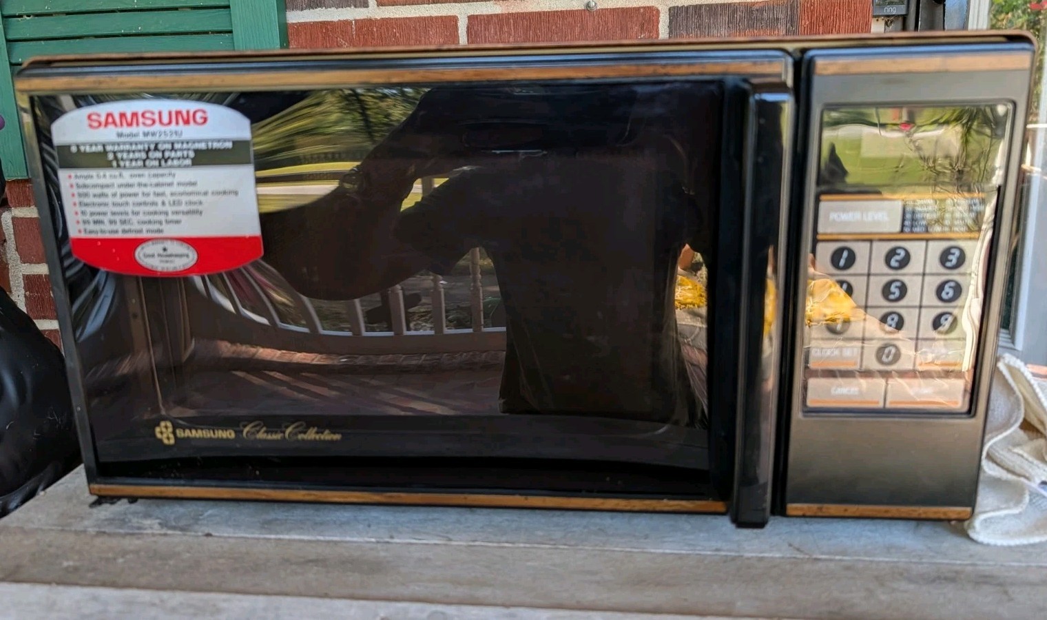 Vintage 1980s Samsung Microwave Wood Grain Model Mw2531u