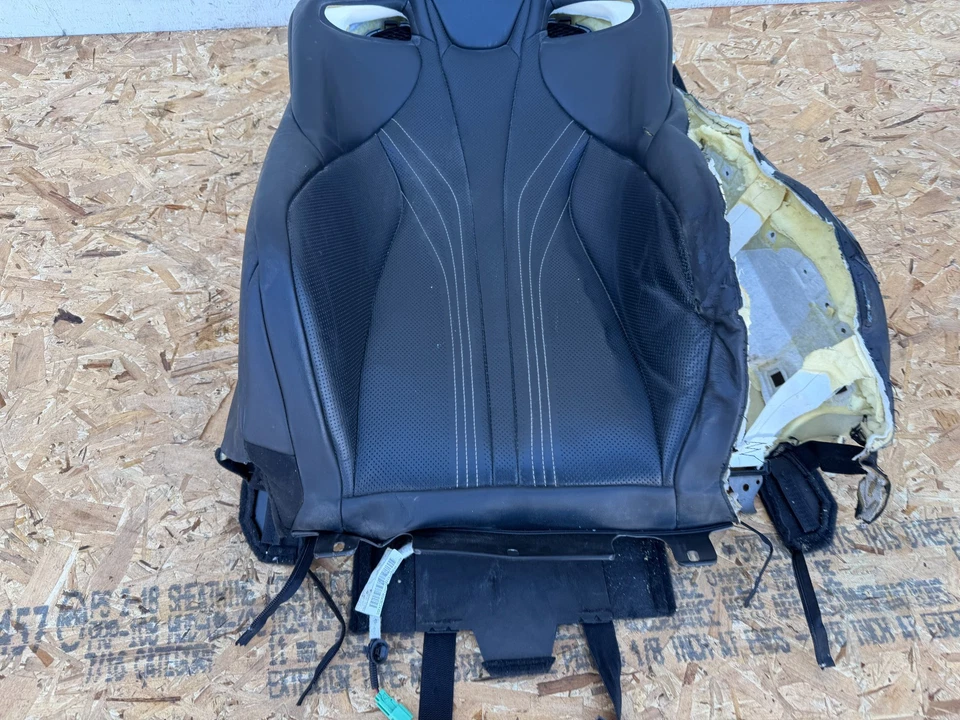 COJÍN ASIENTO SUPERIOR DELANTERO IZQUIERDO CUERO NEGRO LEXUS RC F (2015-2019) OEM Foto 3 de 4