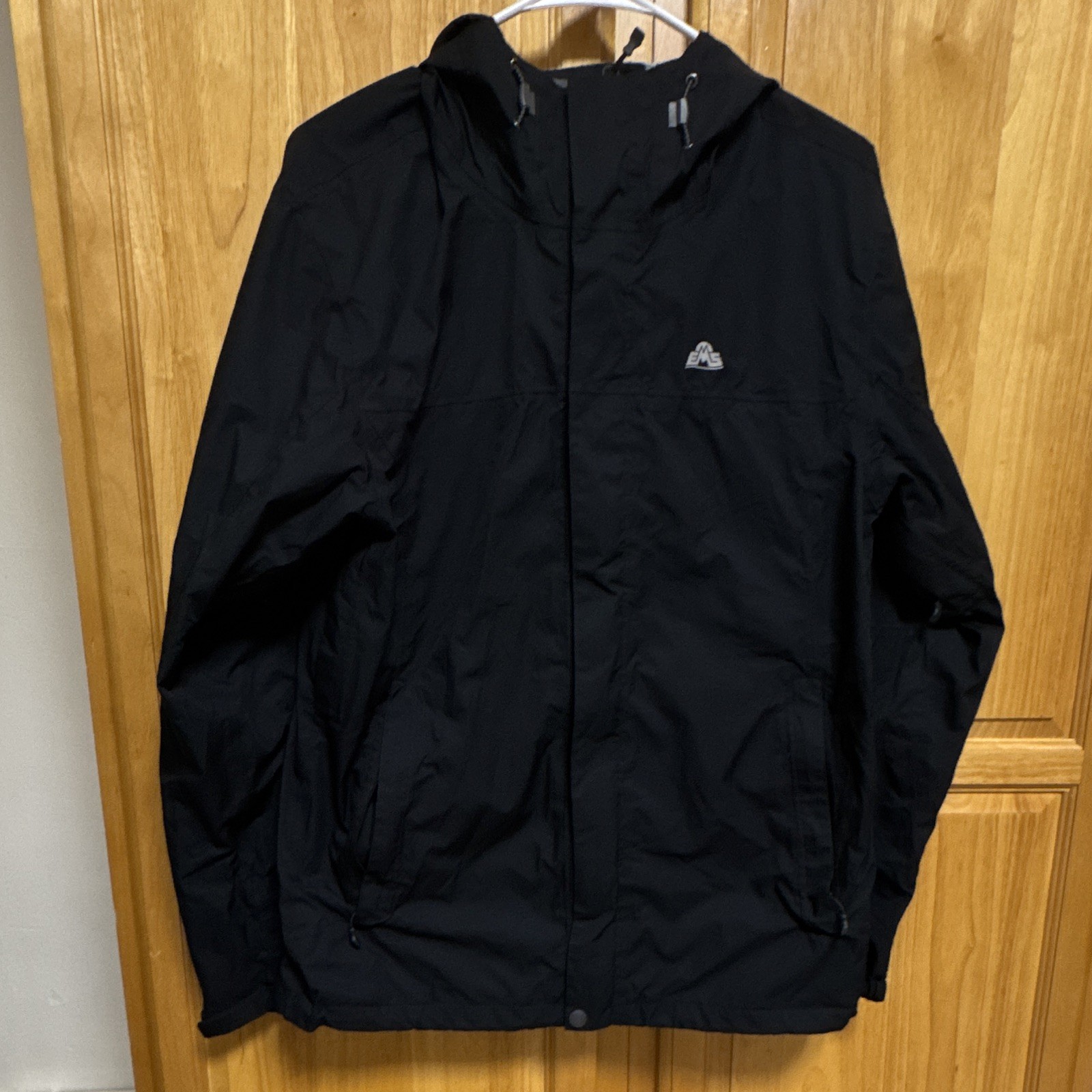 Eastern Mountain Sports Men's Black Nylon Windbreaker Jacket Hood Full-Zip S