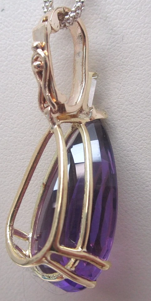 Colgante de diamantes potenciadores de peras y oro amarillo de 14 k amatista grande vintage de 12 quilates Foto 3 de 4