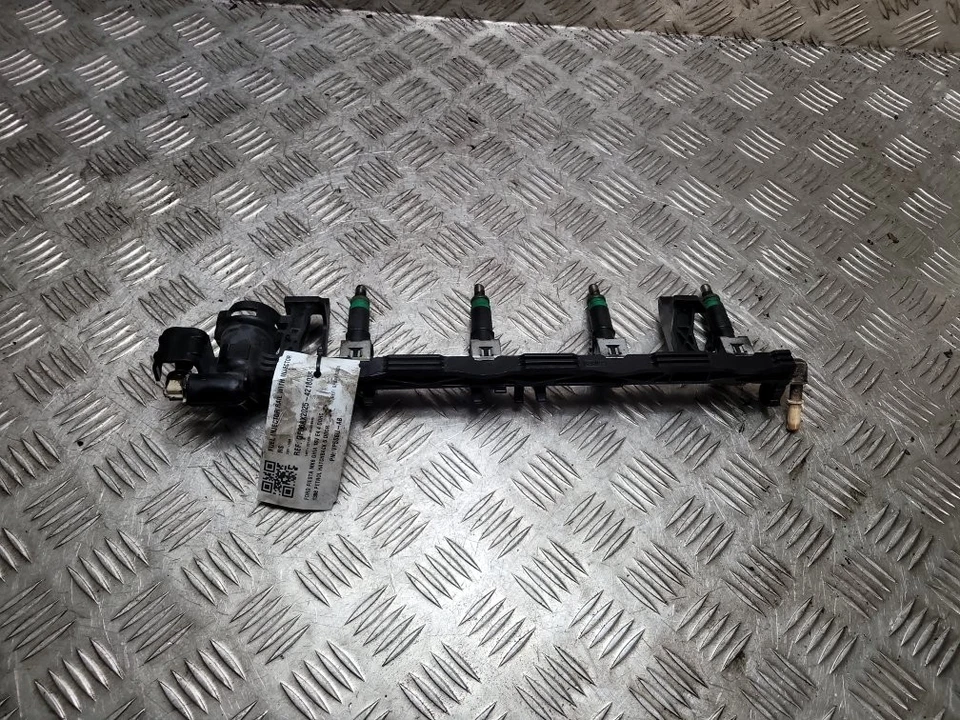 FORD FIESTA MK6 1.4 PETROL FXJA FUEL INJECTOR RAIL WITH INJECTORS VP5S6U-AB - Image 3 of 4