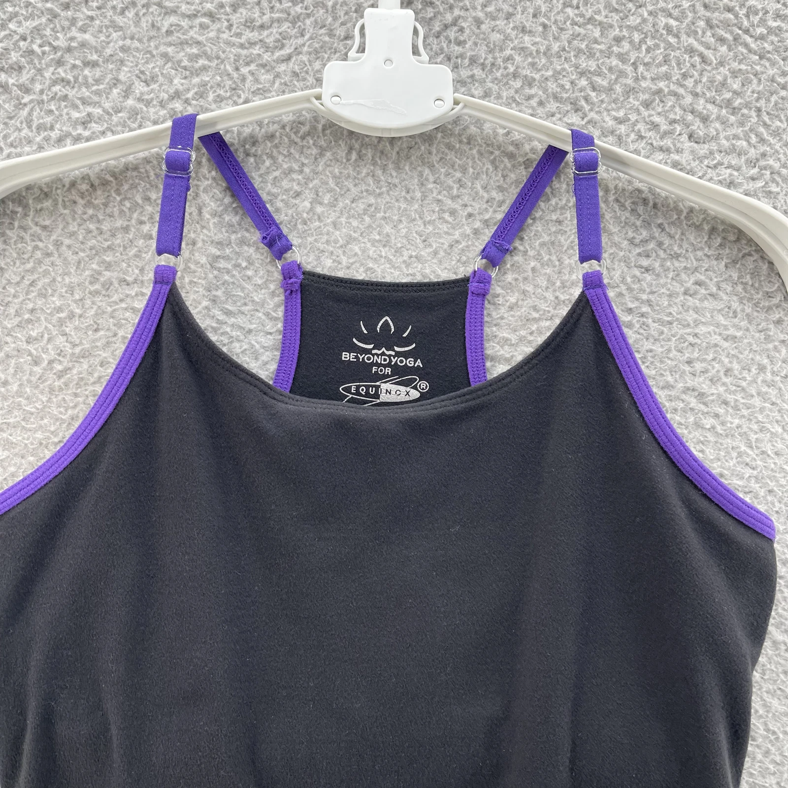 beyond-yoga equinox purple trim stretch activewear tank-top