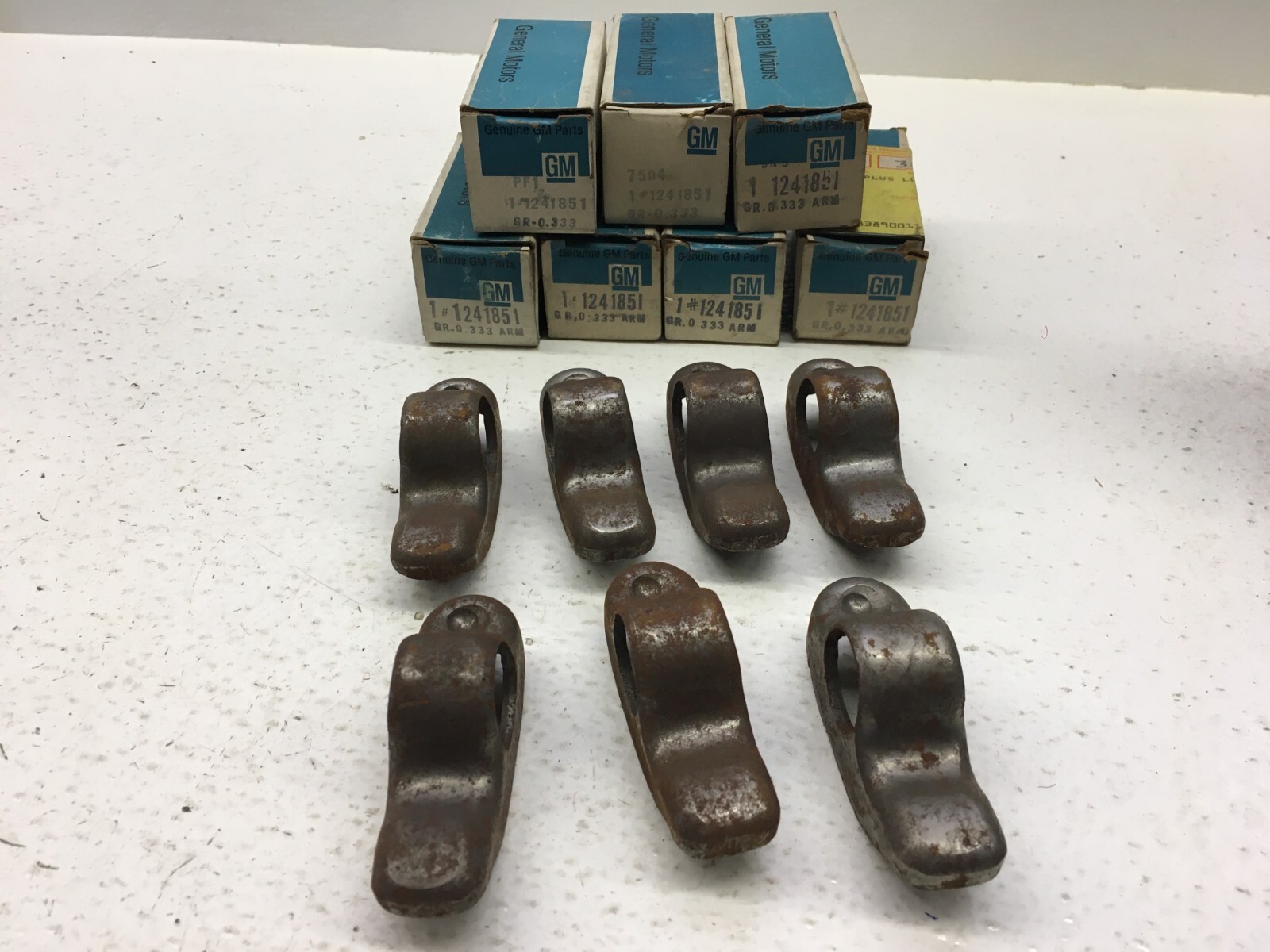 GM OEM Lot of 7 Engine Rocker Arms 1241851 | eBay