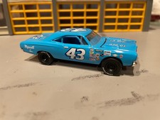 164 Hot Wheels Vintage Racing 43 68 Plymouth Road Runnerpetty Blue 164 Hot Wheels Vintage Racing 43 68 Plymouth Road Runnerpetty Blue