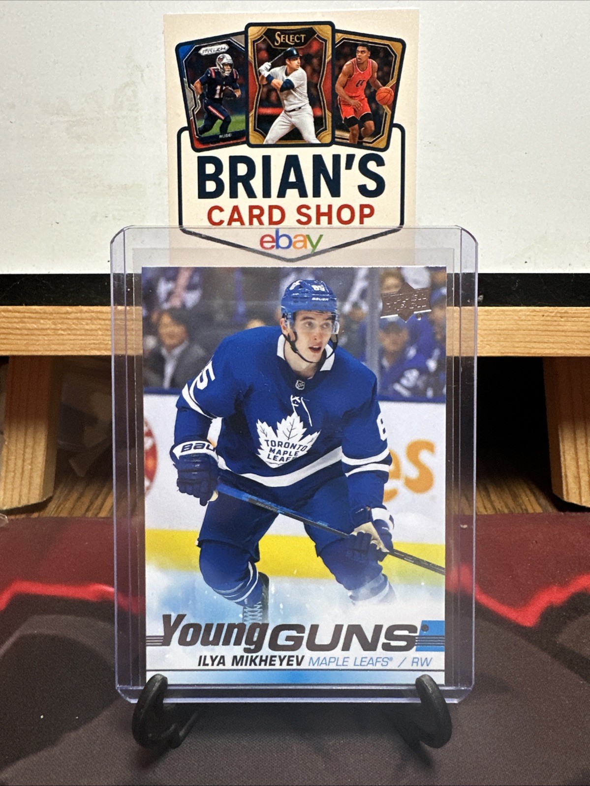 2019-20 Upper Deck - Young Guns Ilya Mikheyev #210 (RC) - Toronto Maple Leafs