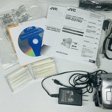 JVC GR-D370U Video Camera 32X Optical Zoom 800 Digital Zoom Works Battery Cords