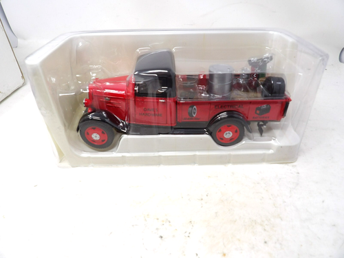 Camión de hardware Chevy Daves 1935 escala 1/24 Fairfield como nuevo RARO rojo - Imagen 6 de 7