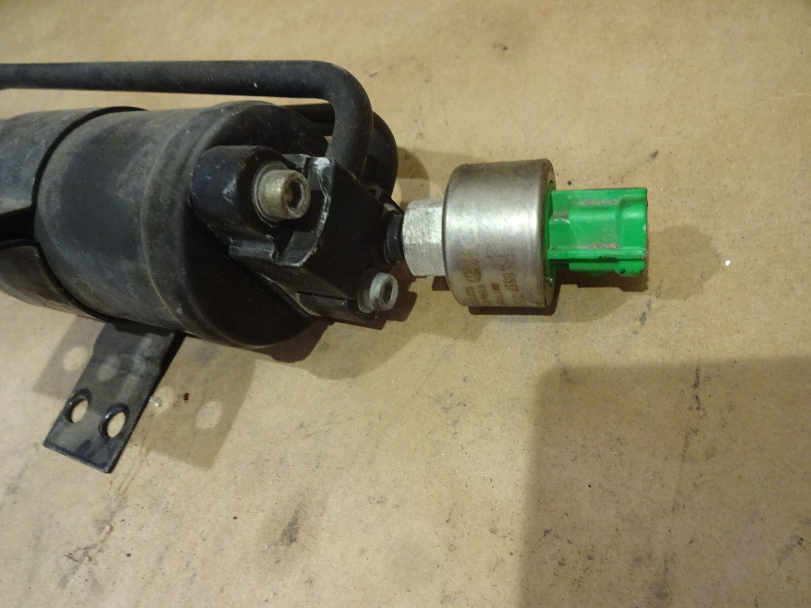 Maserati 4200 A/C Dryer Bottle With Pipes And Pressure Switch P/N 67110900