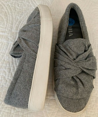 mia zani bow sneaker