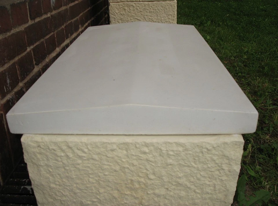 Mauerabdeckung B 50 cm Pfeilerabdeckung Abdeckplatte Platte Satteldach Betonguss