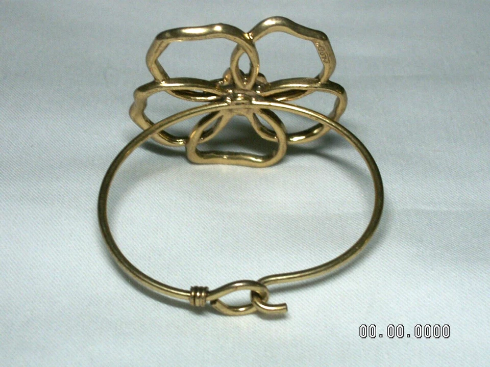 ...firmado PILGRIM...Brazalete Flor Tono Oro, Cristal Verde y Esmalte... Foto 4 de 4