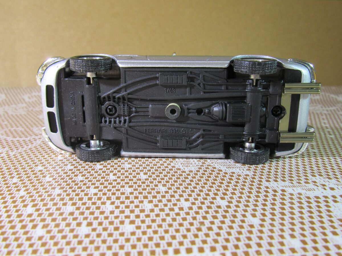 269Z IXO Fabbri 30 Ferrari 330 GTS Spinne 1967 Silbern 1:43 269Z IXO Fabbri 30 Ferrari 330 GTS Spinne 1967 Silbern 1:43