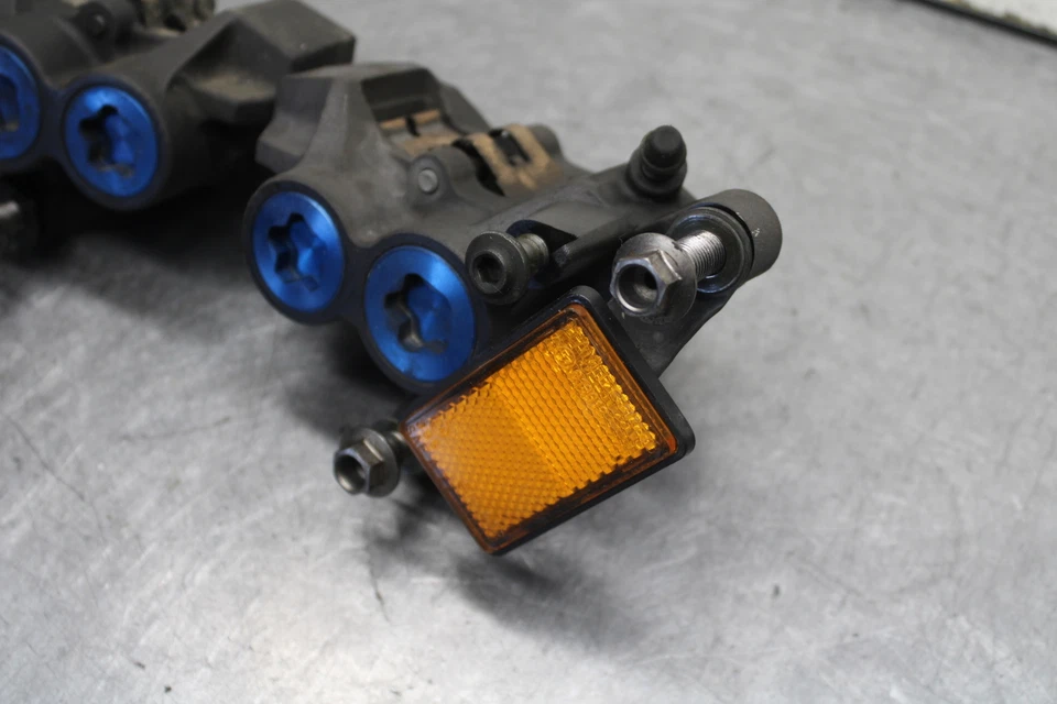 08-09 YAMAHA YZF R6S 右左前制动计算器套装一对计算器 BB690 — 第 2/4 张图片