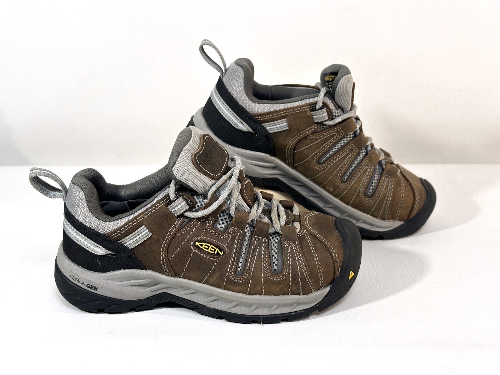 Scarpa da lavoro escursionismo Keen Utility donna Flint II punta bassa in acciaio ASTM F2413 18 taglia 5 5M