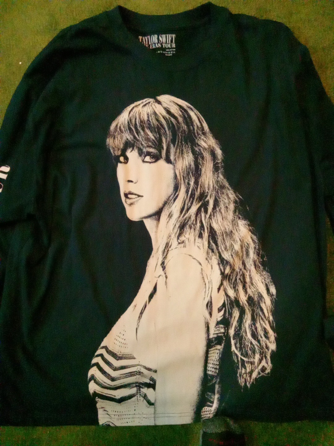 TAYLOR SWIFT . OFFICIAL MERCH. LONG SLEEVE SHIRT. NIGHT WEAR. KELCE