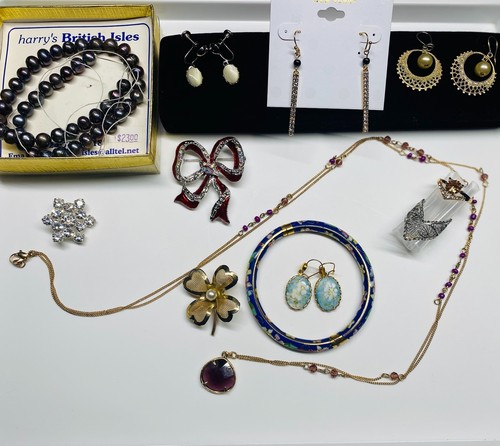 Lot broches et divers - Montres & Bijoux
