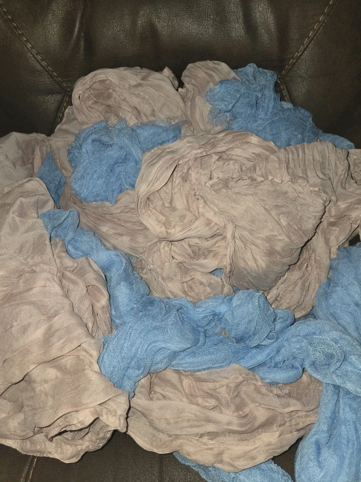 Decoração de mesa revelação de gênero. Lenços de mesa rosa e azul. 6 rosa 6 azul. - Imagem 3 de 3