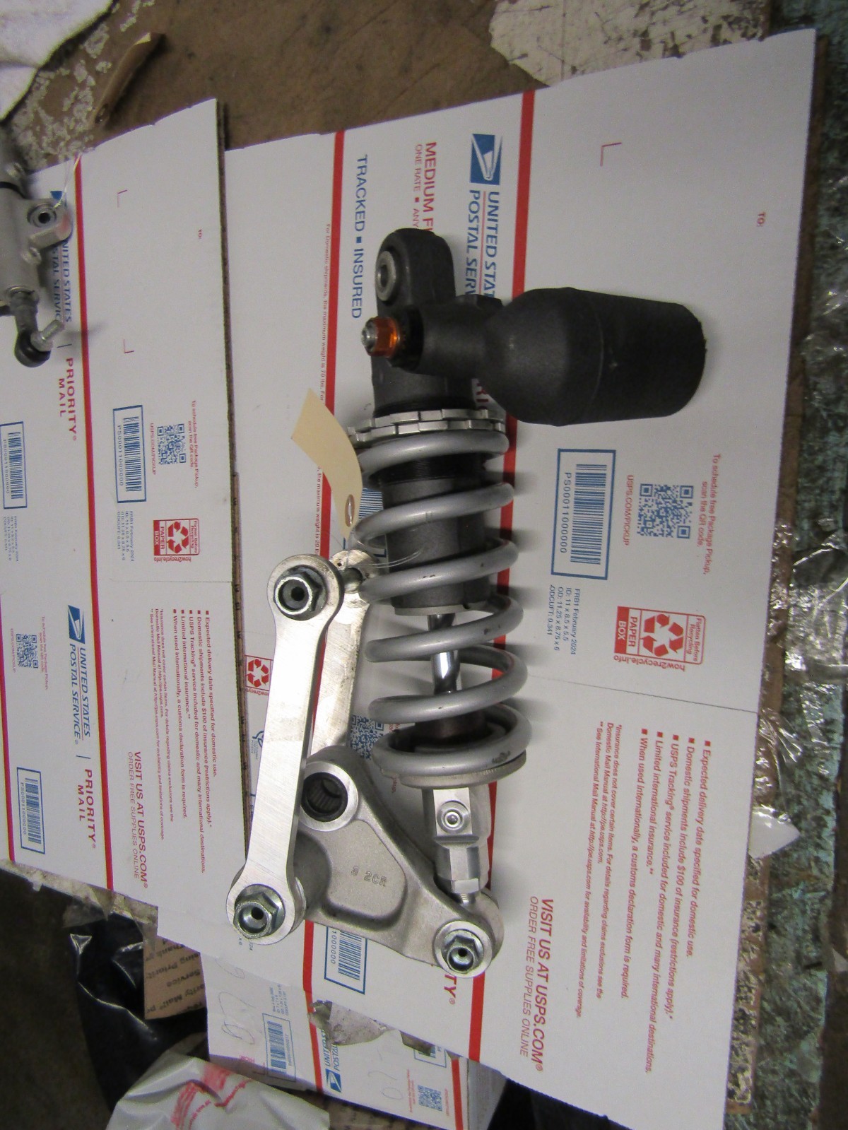 2024 20-24 YAMAHA YZF R1 OEM REAR BACK SHOCK ABSORBER SUSPENSION LINKAGE