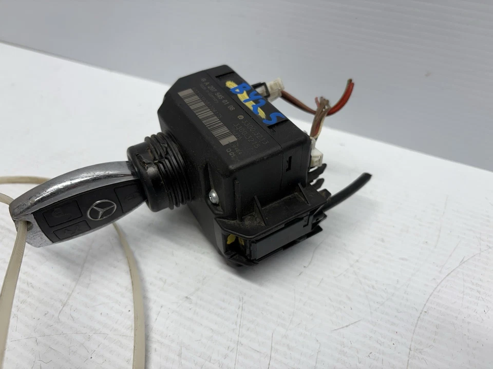 08-14 Módulo de control de interruptor de encendido Mercedes W204 C250 C300 con llave OEM Foto 2 de 4