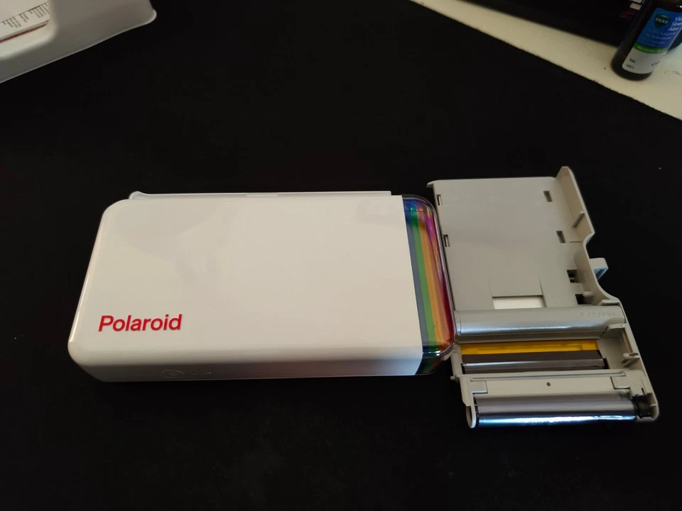 Polaroid Hi-Print 2x3 Pocket Photo Printer Gen 1 Bluetooth Bianco - Immagine 3 di 4