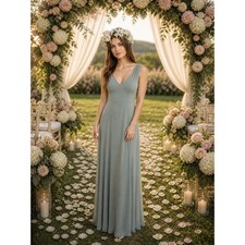 Show Me Your Mumu Jenn Maxi Dress in Silver Sage. Size M