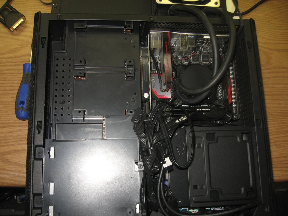 AsusTek Z170 Core i5 6600k Quad Core 16GB GTX970 4GB FHD Wifi Sin HDD Escritorio Foto 2 de 4