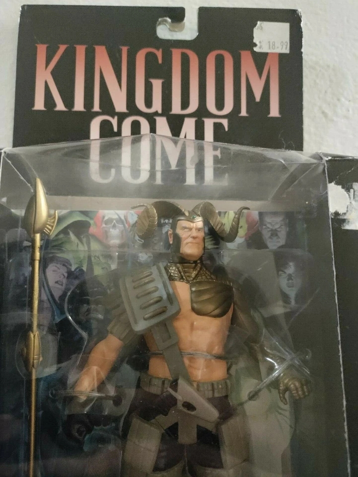 Figura de acción DC Direct Kingdom Come Magog Collector diseñada por Alex Ross Foto 2 de 4