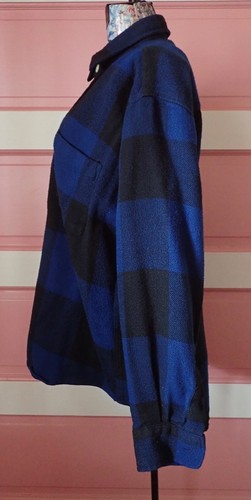 VTG SHIRT BLUE CHECK WOOL. M's 34-36. NICE COND. NO HOLES/RIPS; SOME PILLING - Picture 4 of 8