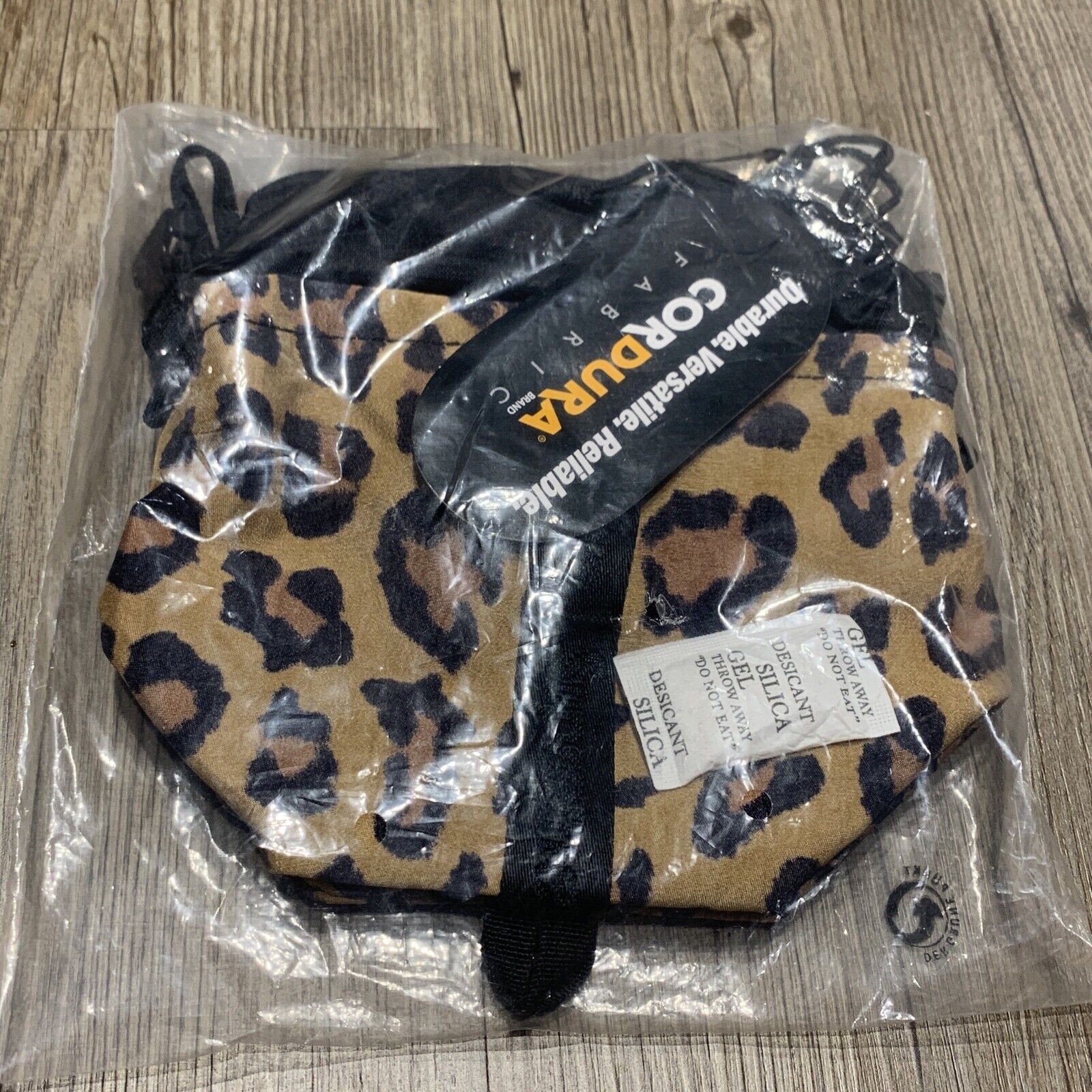 Supreme Leopard Print Neck Pouch FW20 Shoulder Bag