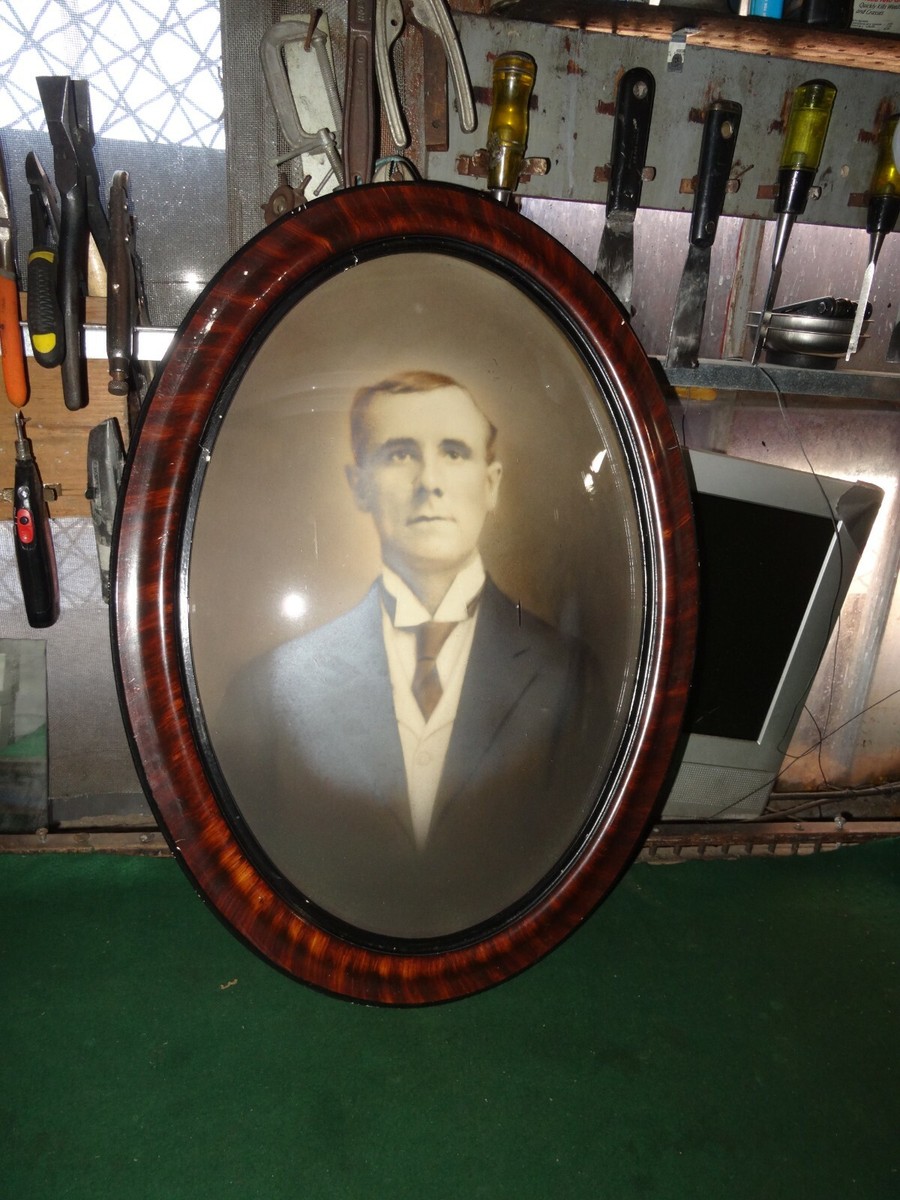 Vtg Antique Tigerwood Oval Portrait Picture Frame~Convex Bubble