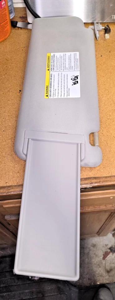 Parasol gris lado derecho pasajero Nissan Titan & Armada Infiniti QX56 Foto 3 de 4