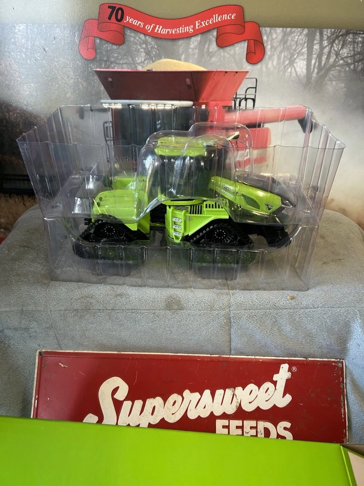 1/32 Case IH Steiger 785 Quadtrac Tractor by ERTL, 2025 Farm Show - Image 2 of 2