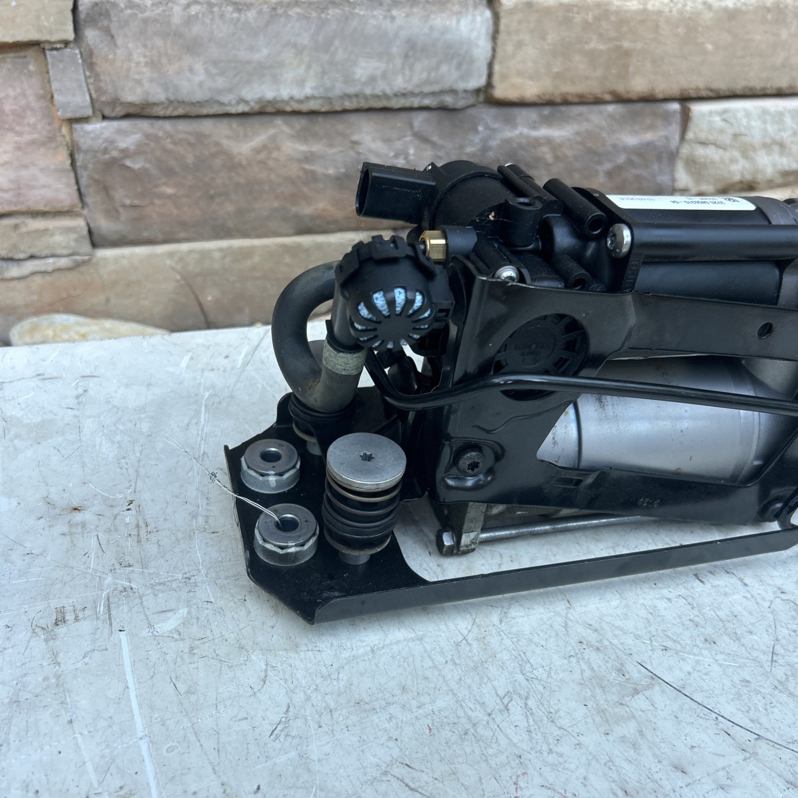 Rolls Royce RR4 Ghost Air supply system air suspension 37206850319