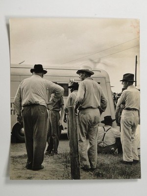 Giles Black Star Agency Männer Arbeiter versammelt ländlich USA um 1930 Vintage Pressefoto
