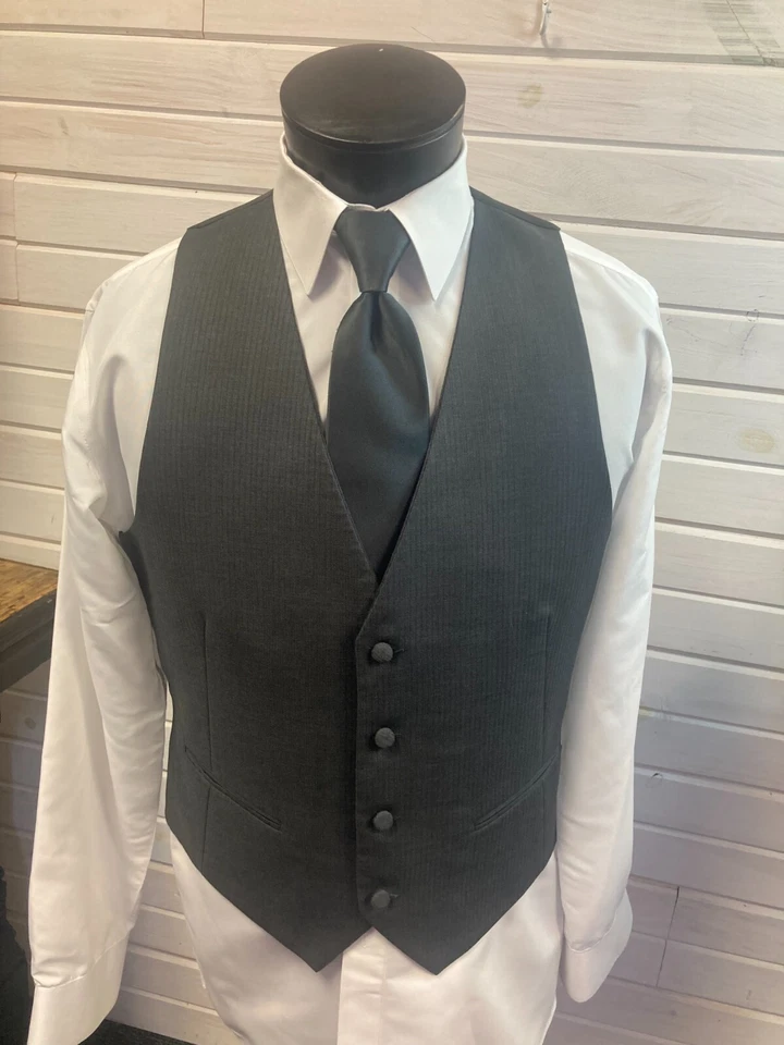 Pajarita, corbata y pañuelo de bolsillo Perry Ellis (ver otro anuncio para chaleco) Foto 4 de 4