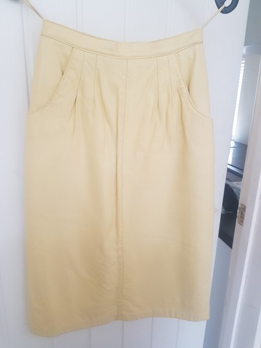 Vintage Yellow Leather Womans Skirt (80s) - 第 1/7 張圖片