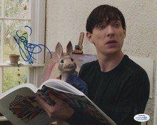 Domhnall Gleeson Peter Rabbit Autographed Signed 8x10 Photo ACOA