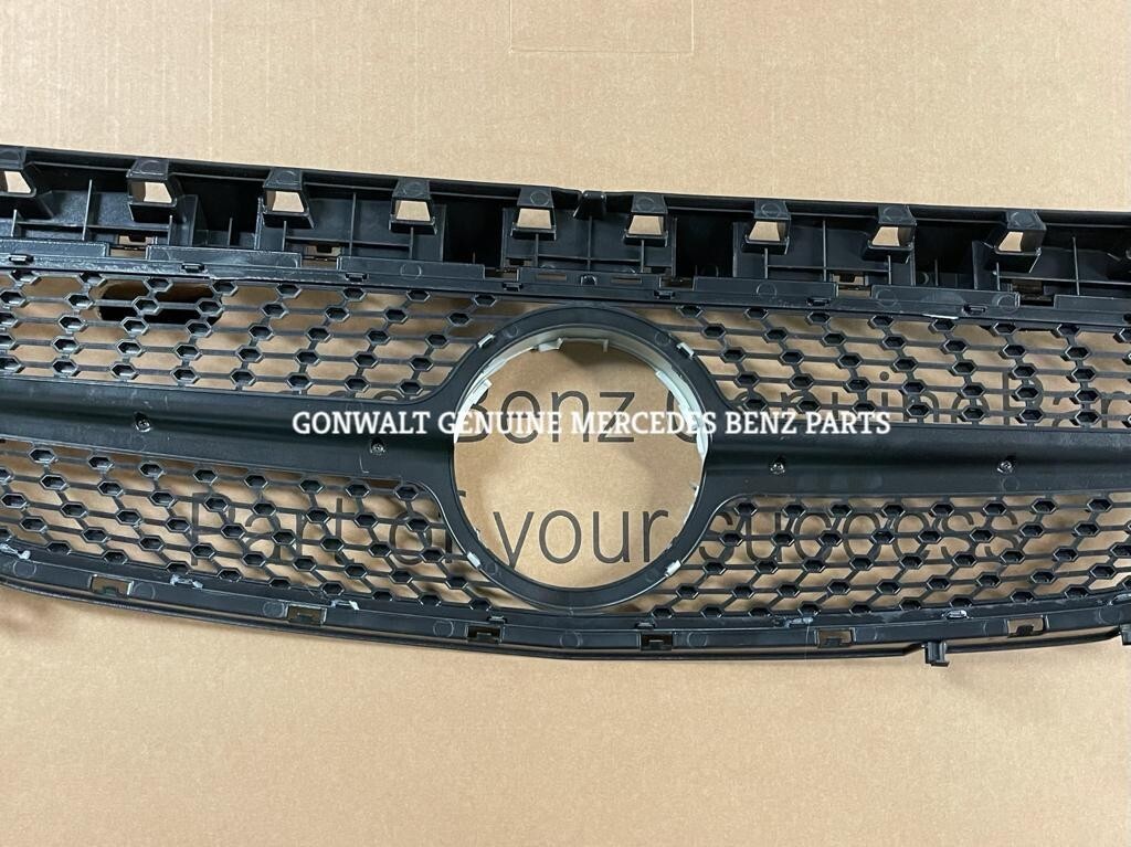 Genuine Mercedes Benz CLA250 Front Bumper Grille Grill Assembly OE 