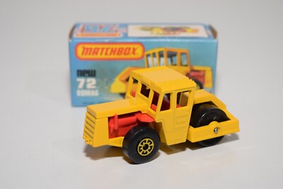 B11 1:64 3 INCH MATCHBOX LESNEY SUPERFAST 72 BOMAG WALS ROLLER MIB