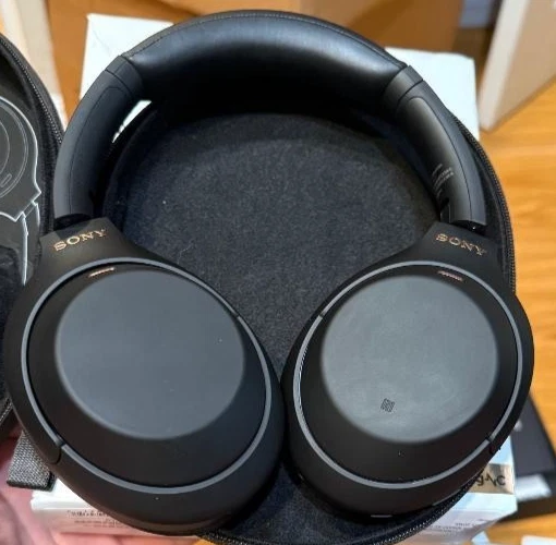 Sony WH-1000XM4 Wireless Noise-Cancelling Over-the-Ear Headphones - Black - Image 2 of 4